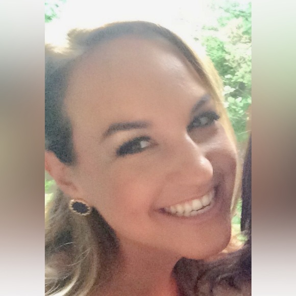 Meet your Posher, Shira - Picture 1 of 1